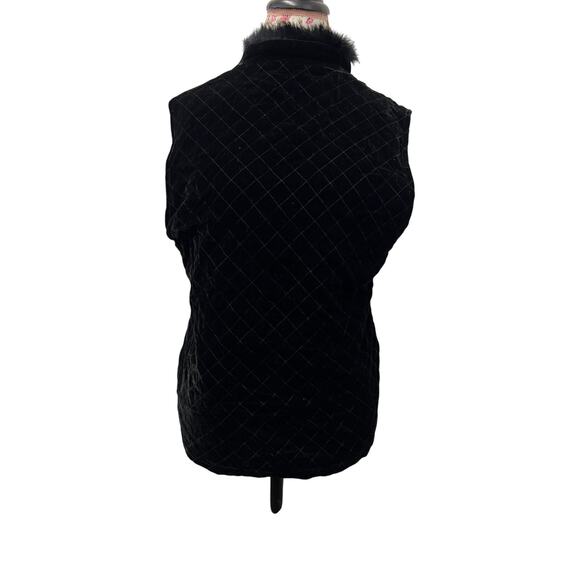 ✨ Chico’s Black Velvet Faux Fur Trim Vest Size 1 Quilted Luxe Boho Retro - Picture 2 of 4